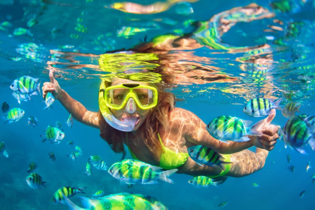 snorkeling in hawaii 598410023